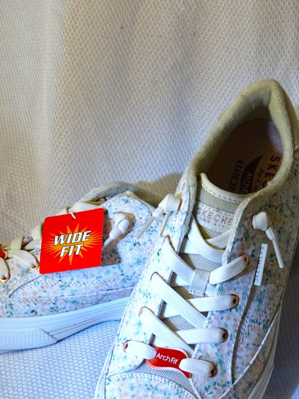 Skechers Wide Width Air Cooled Arch Fit Floral Print Shoes 11W